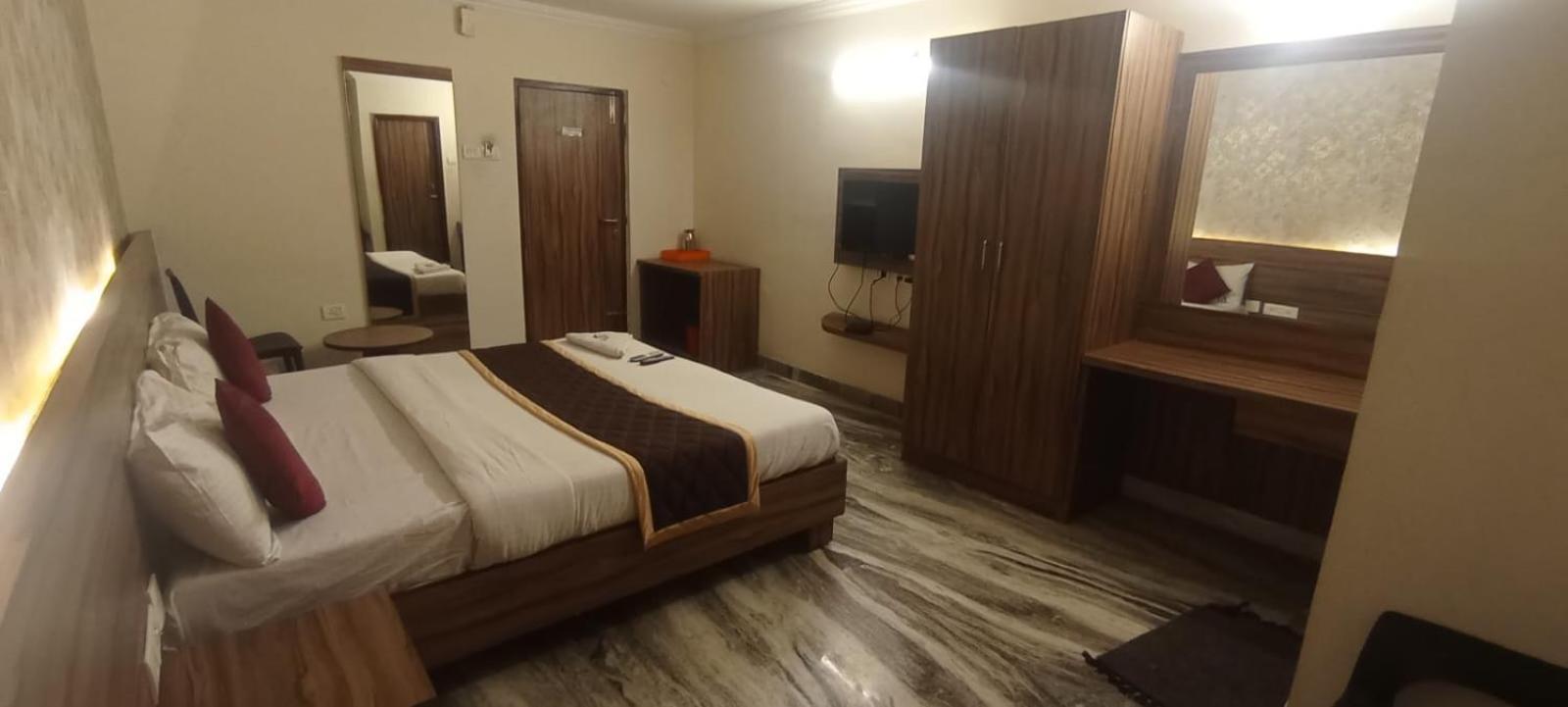 Hotel Raj Meridian, Tambaram Ченнаї Екстер'єр фото