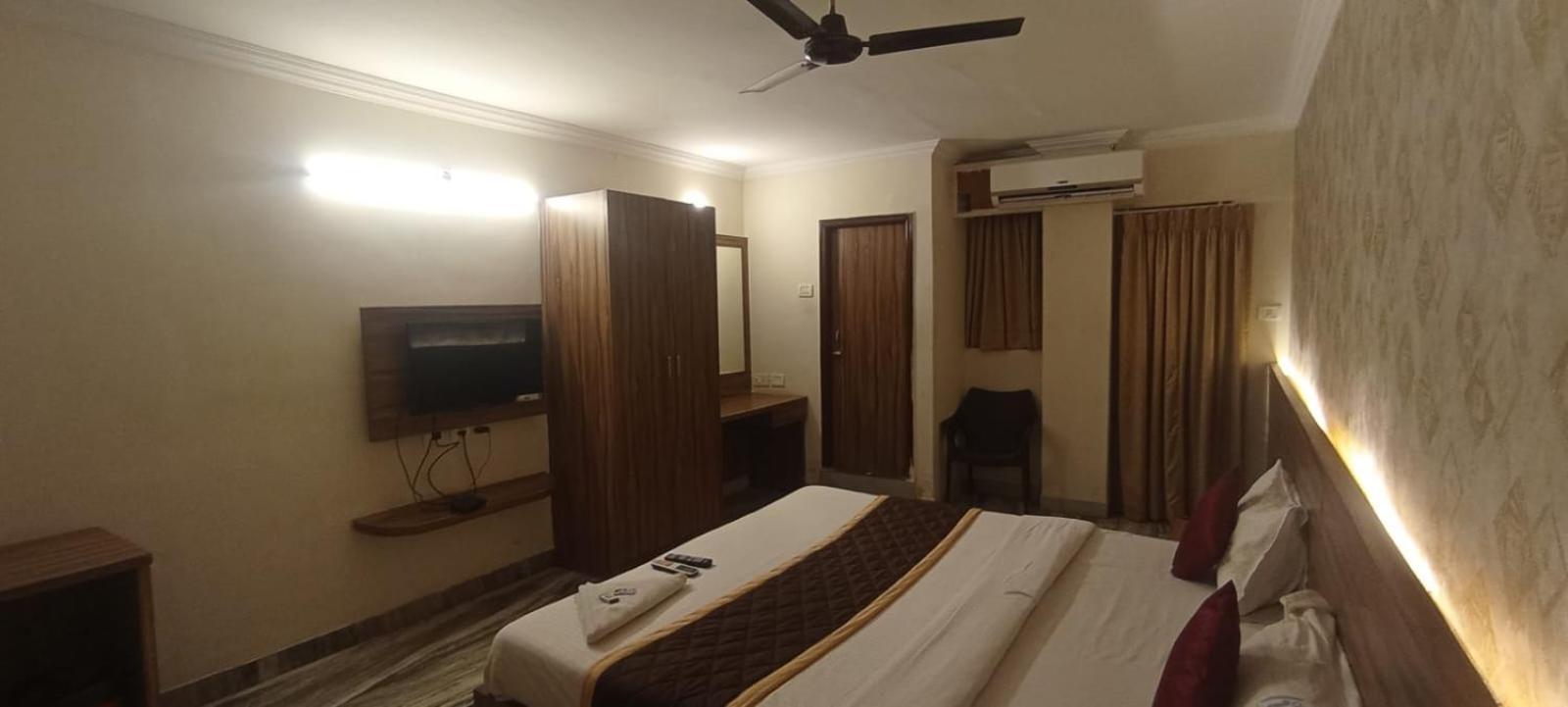 Hotel Raj Meridian, Tambaram Ченнаї Екстер'єр фото